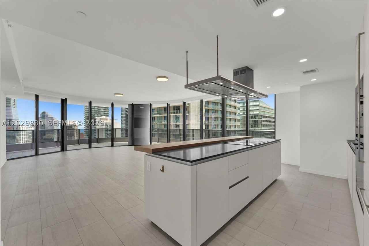 1000 Brickell Plz #3602 - Photo 4 of 42