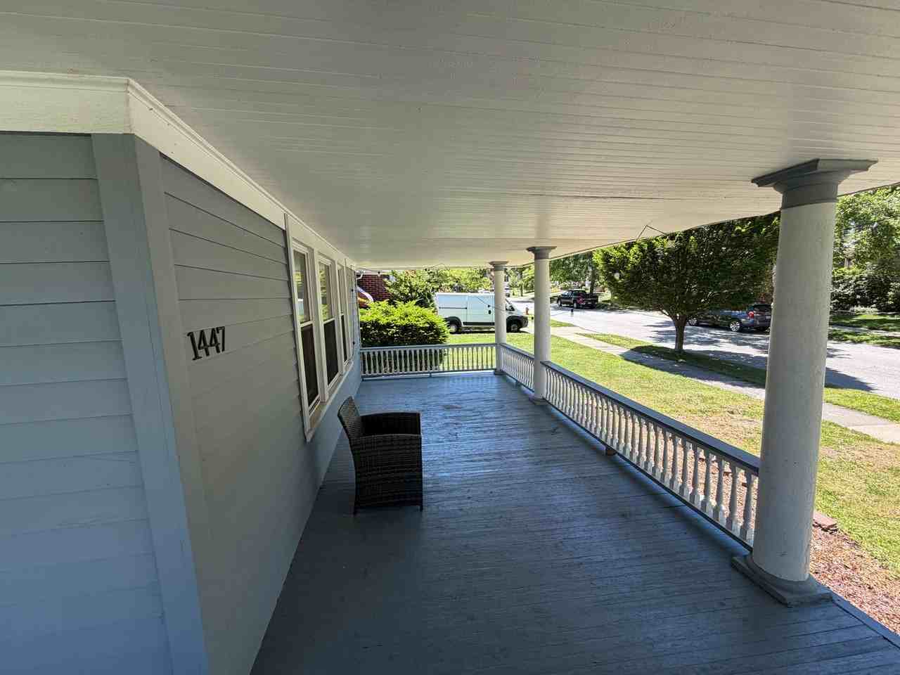 1447 Elbur Ave - Photo 3 of 15