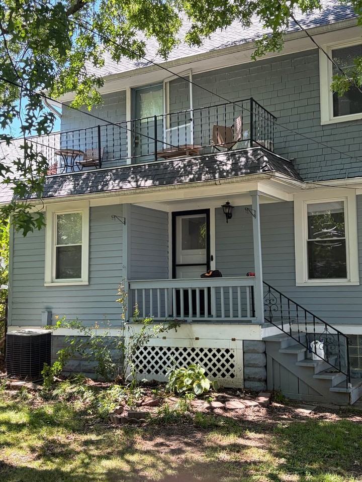 1447 Elbur Ave - Photo 4 of 15