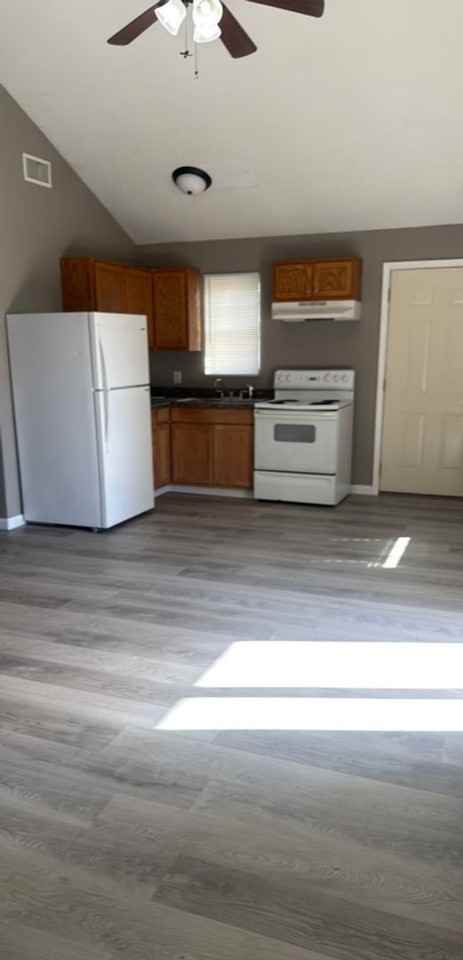 107 Hardwood Rd - Photo 2 of 5