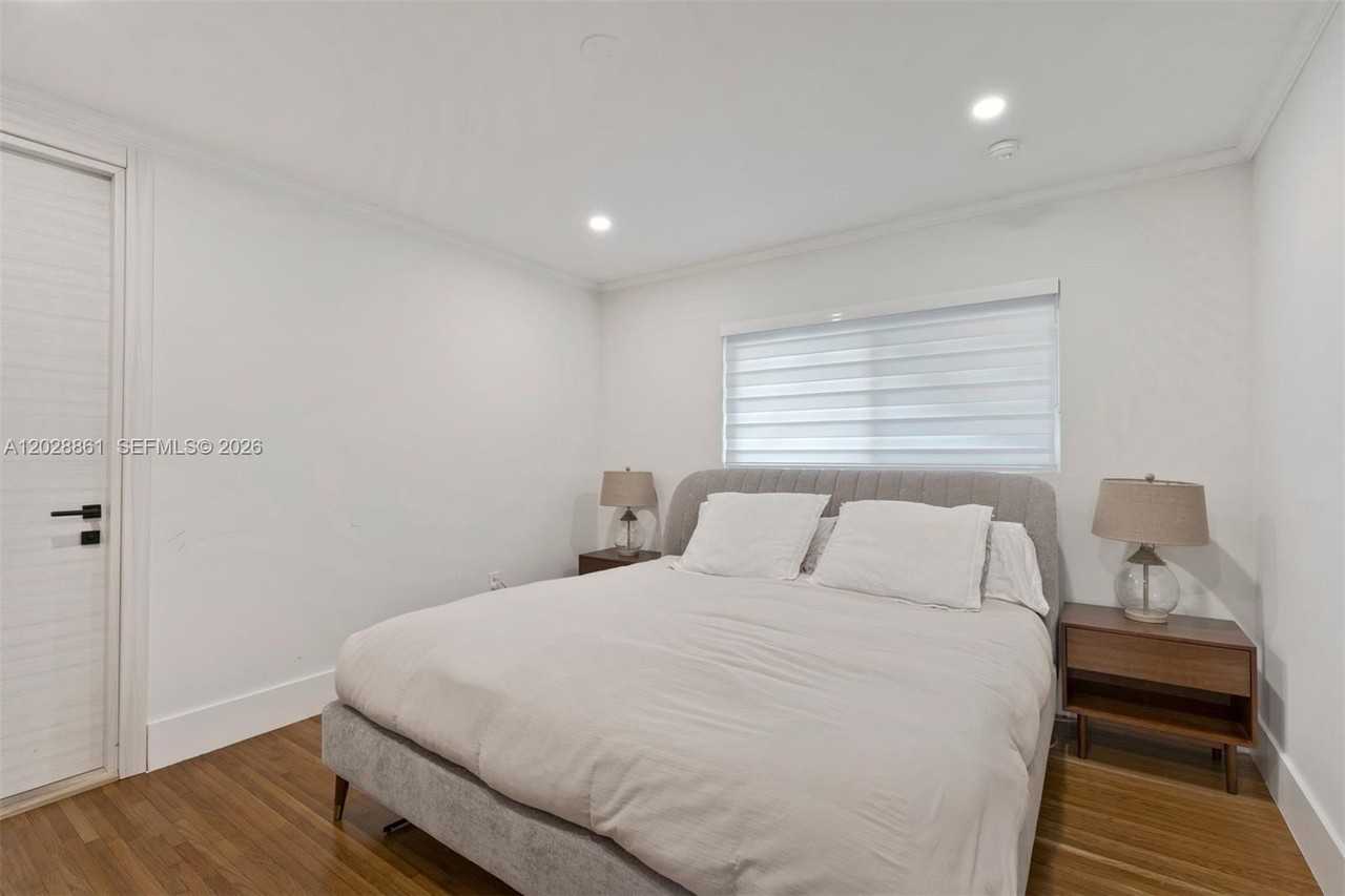 45 Palermo Ave - Photo 4 of 8