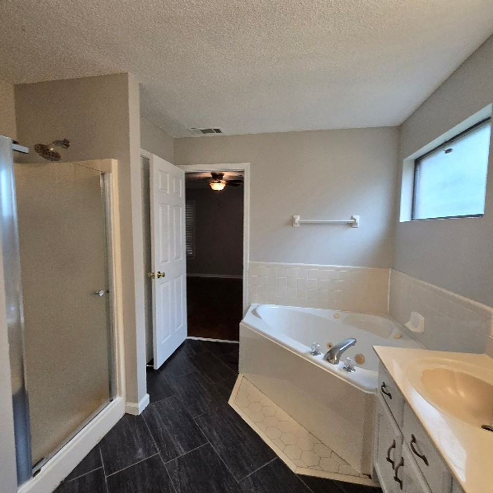 3015 Milkyway Dr - Photo 5 of 50