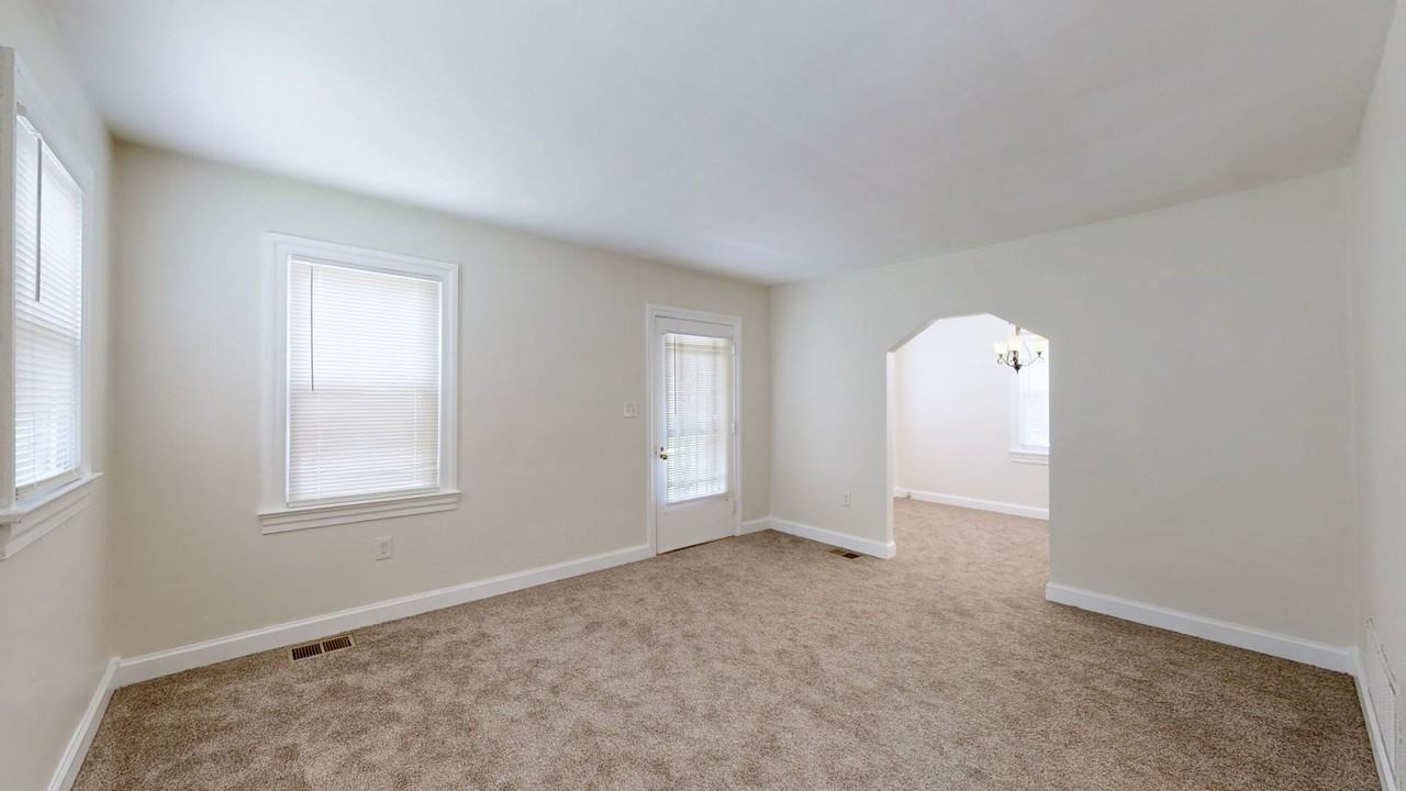4168 Sherman Ave - Photo 6 of 27