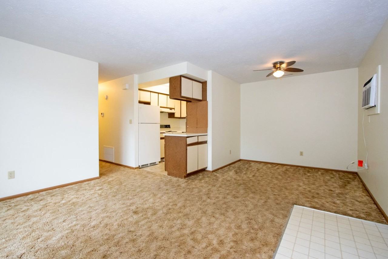 162 S Portage St - Photo 3 of 24