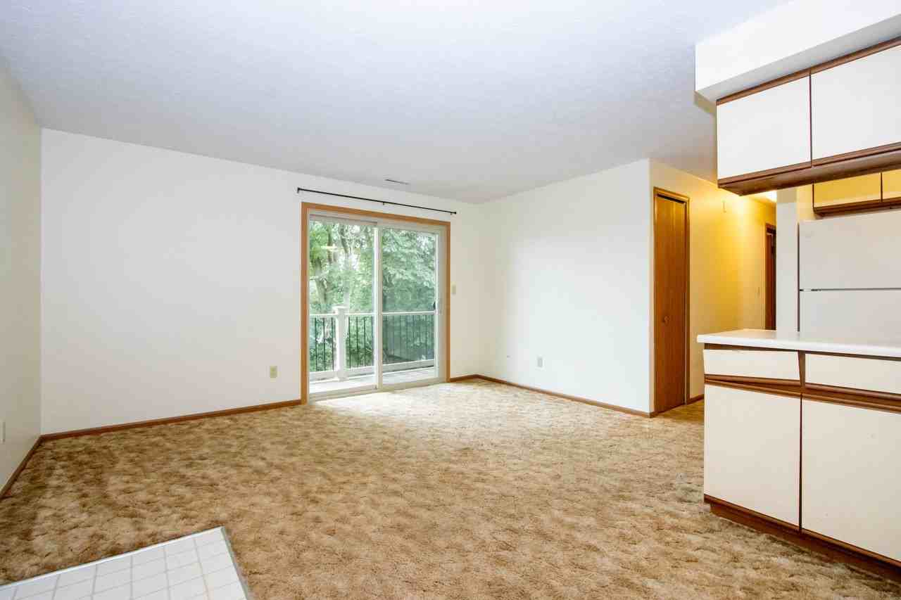 162 S Portage St - Photo 4 of 24