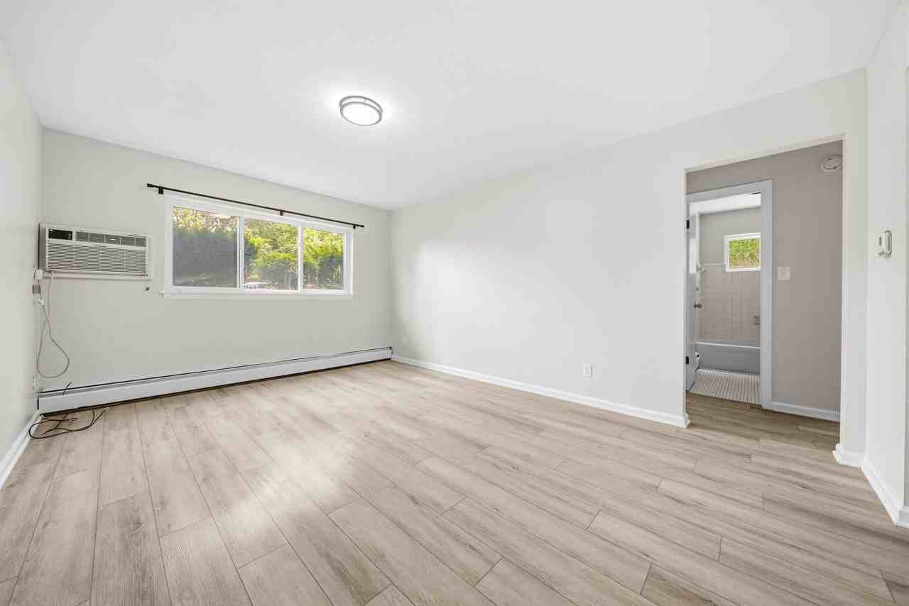 590 54th St Se - Photo 7 of 29