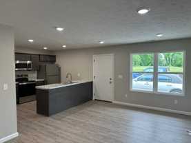 512 N Oak St - Photo 1 of 1