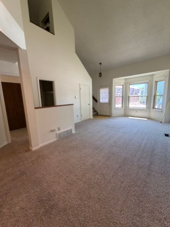 830 London Green Way - Photo 6 of 10