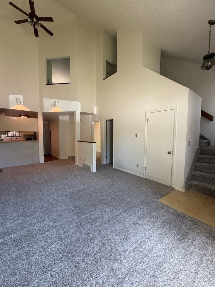 830 London Green Way - Photo 7 of 10