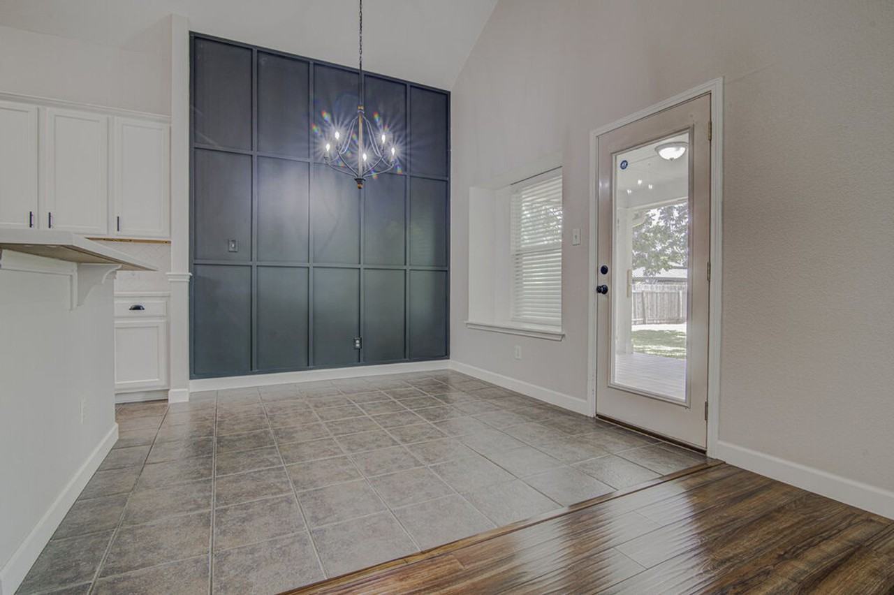 3408 Campanella Dr - Photo 4 of 32