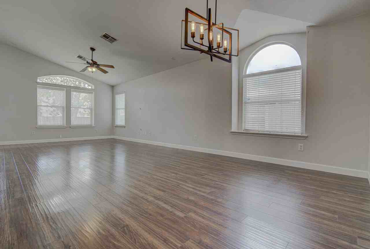 3408 Campanella Dr - Photo 5 of 32
