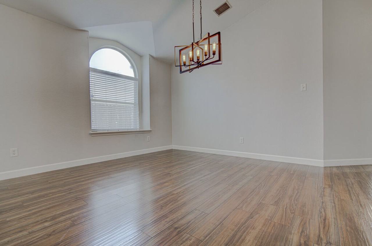 3408 Campanella Dr - Photo 6 of 32