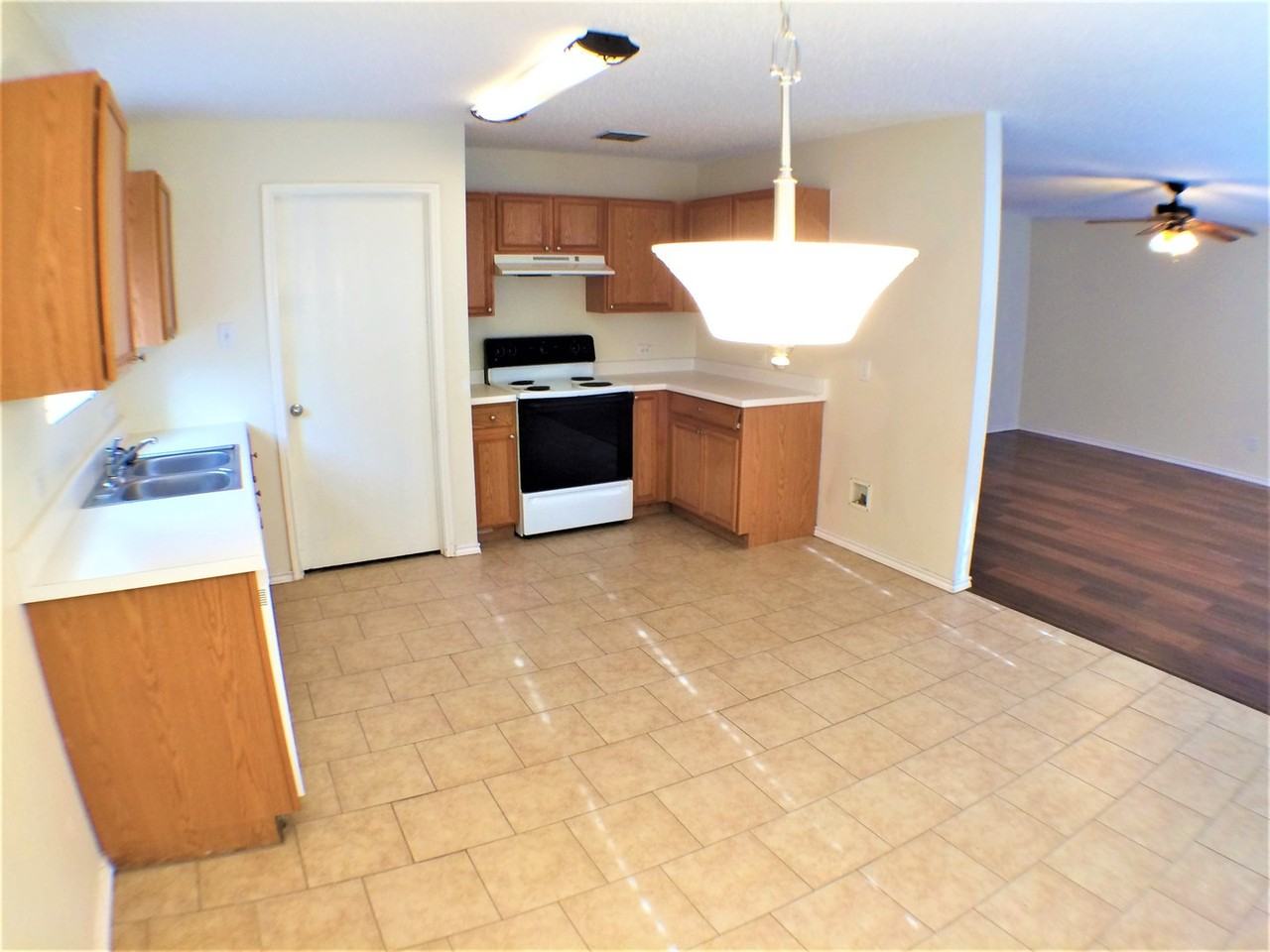 4841 Waterford Dr - Photo 5 of 19