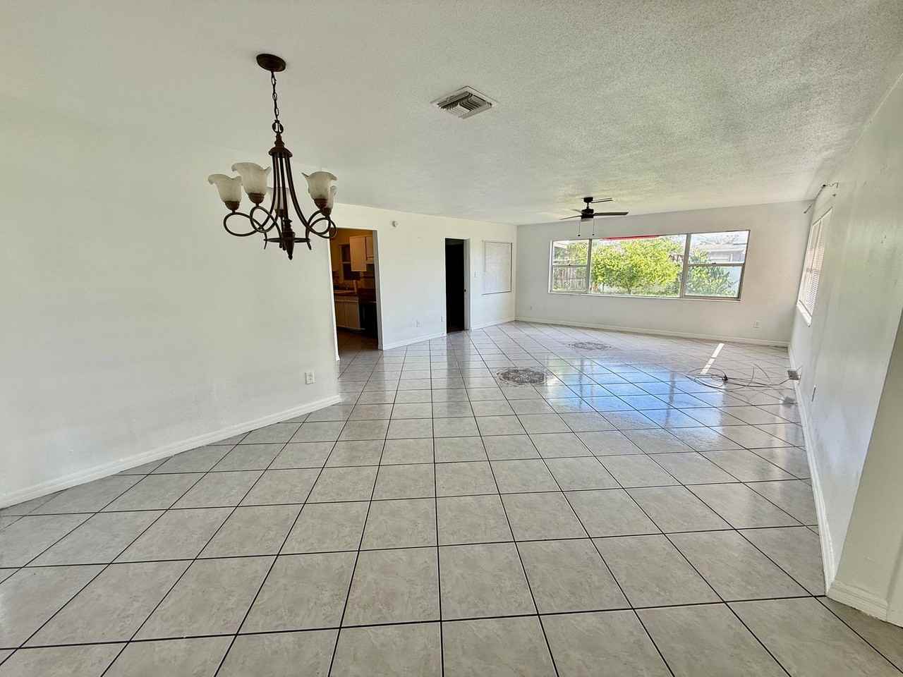 1109 Marlowe Ave - Photo 2 of 11