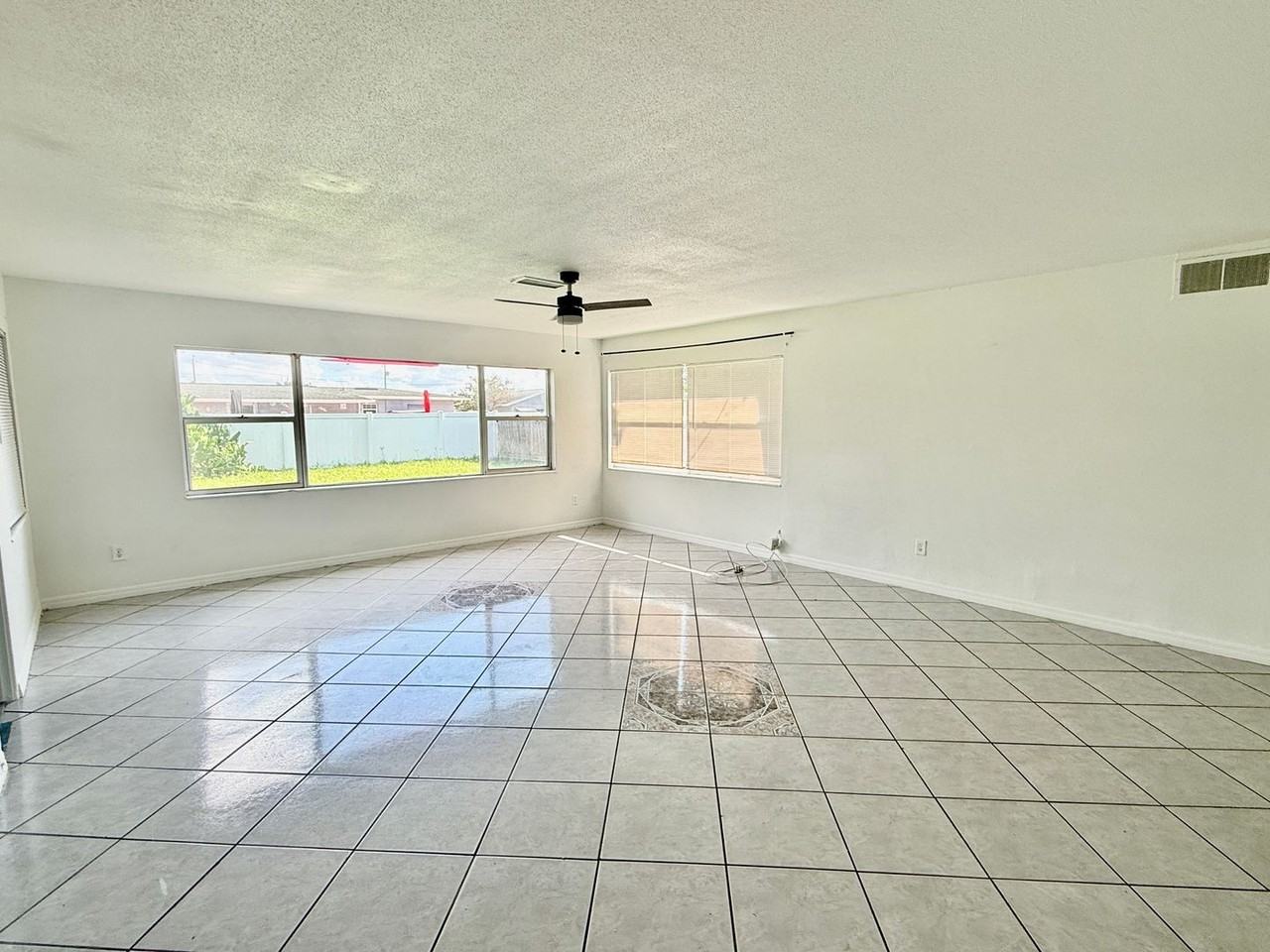 1109 Marlowe Ave - Photo 3 of 11