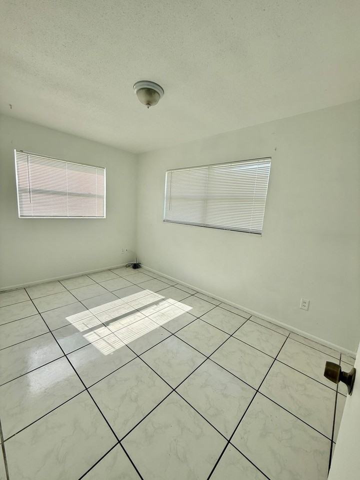 1109 Marlowe Ave - Photo 4 of 11