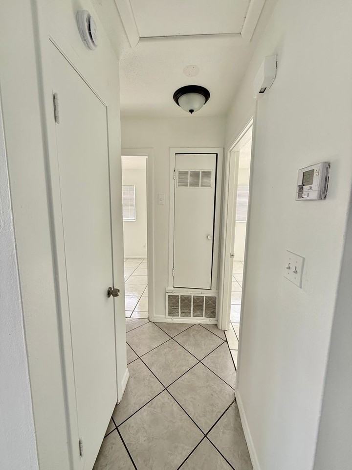 1109 Marlowe Ave - Photo 5 of 11