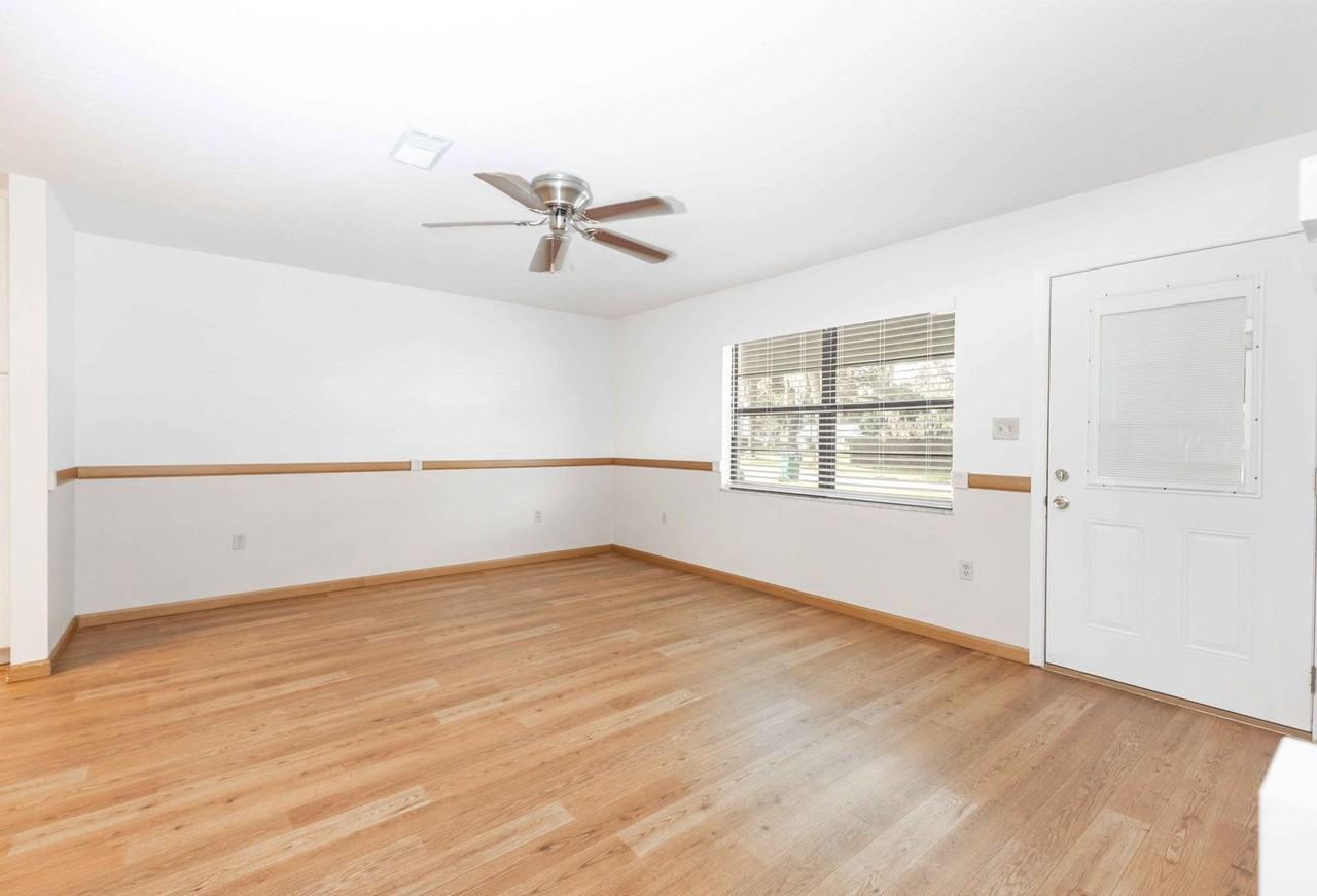 301A Curry St - Photo 3 of 18