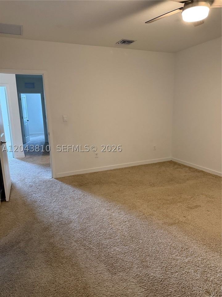 782 Se 18th St - Photo 7 of 24