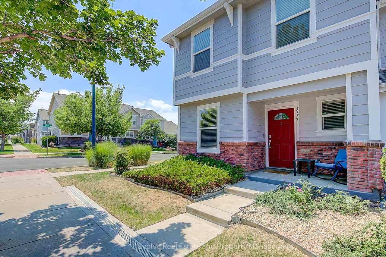 5753 Ceylon St - Photo 2 of 28