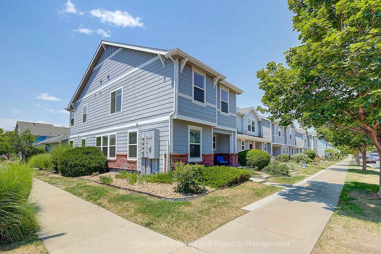 5753 Ceylon St - Photo 3 of 28