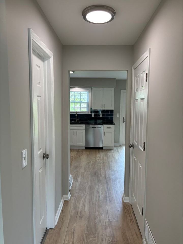 307 S 12th St - Photo 5 of 16