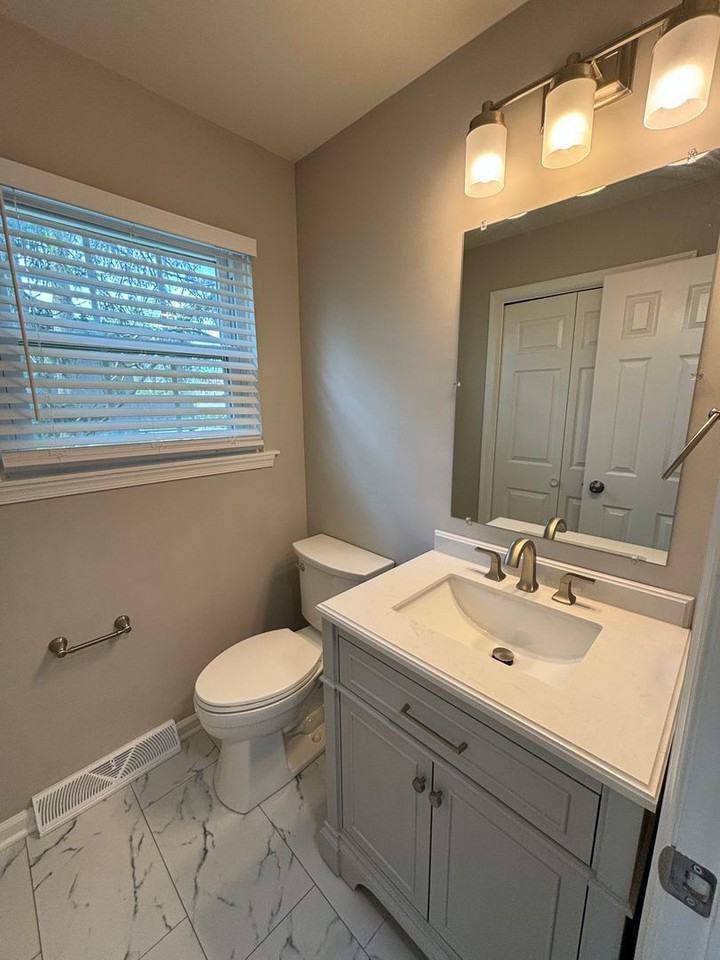 307 S 12th St - Photo 7 of 16