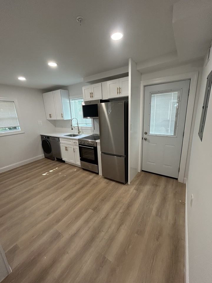29 Carver StreetUnit A #A - Photo 6 of 6