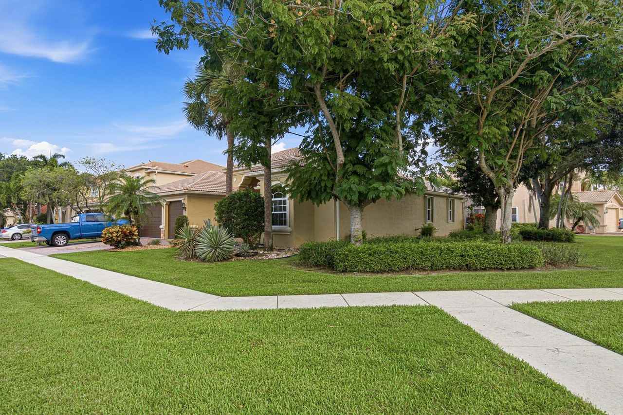 9655 Campi Dr - Photo 3 of 33