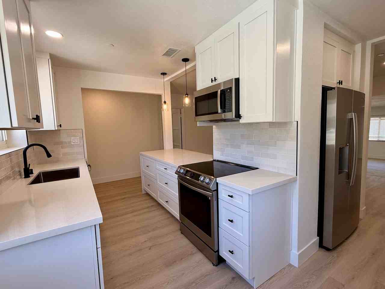 3714 Fairway Dr - Photo 2 of 12