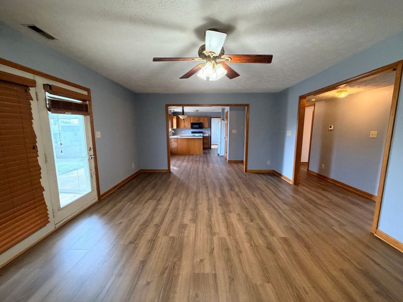 705 Hummingbird Ln - Photo 6 of 39