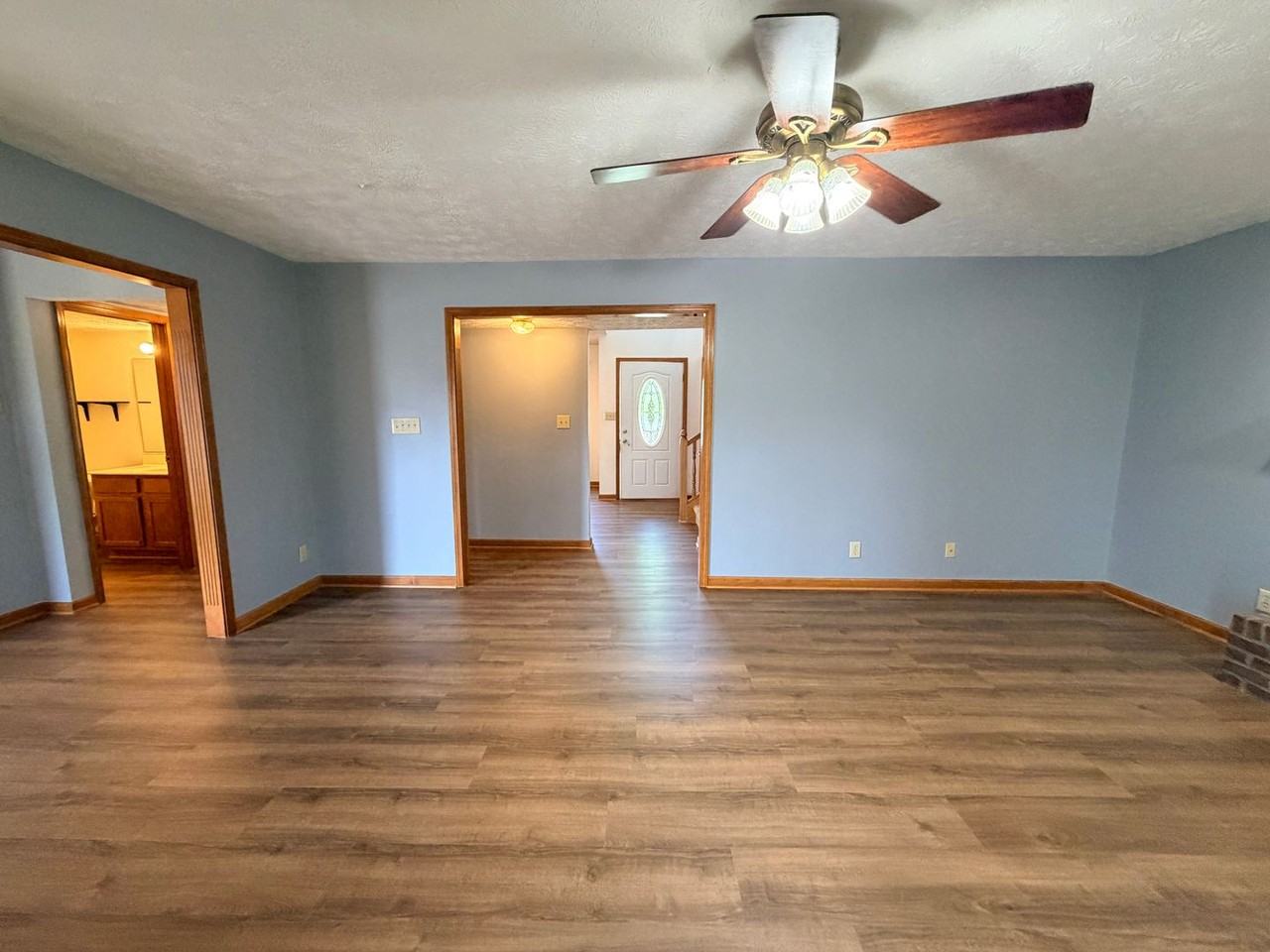 705 Hummingbird Ln - Photo 7 of 39