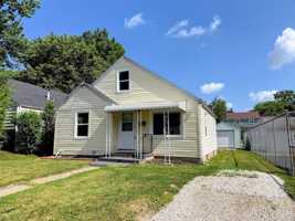 featured image of 601 Melrose Pl Ne