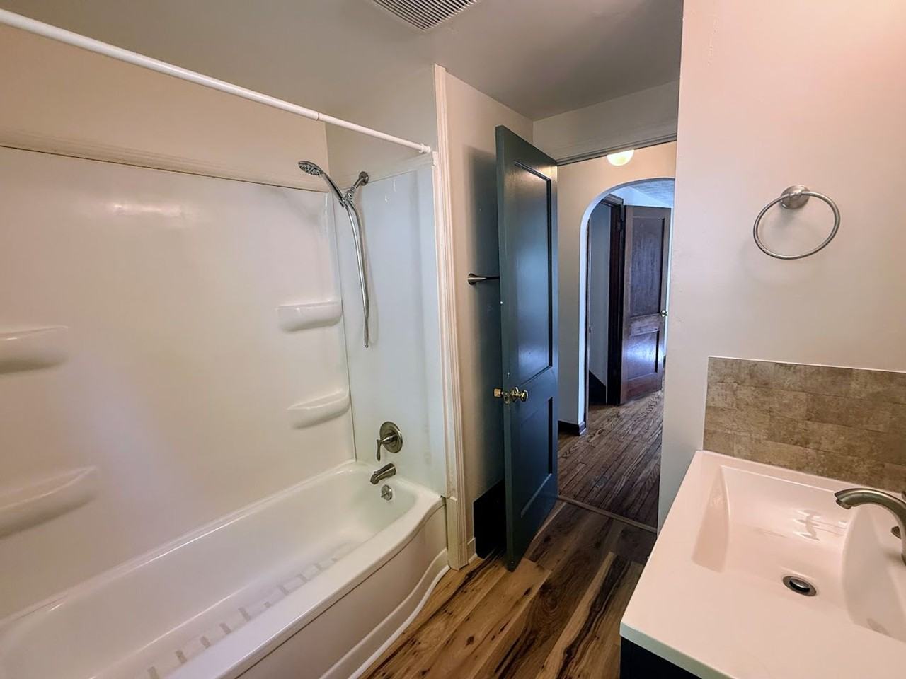 601 Melrose Pl Ne - Photo 7 of 13
