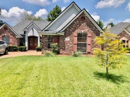 featured image of 310 Montrose Pl