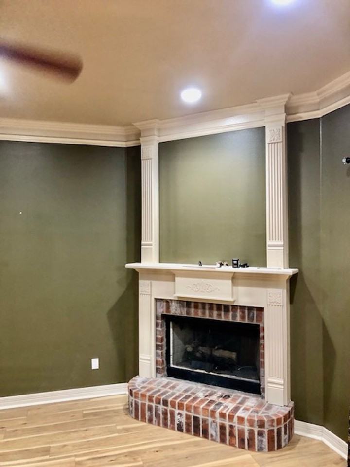 310 Montrose Pl - Photo 4 of 14