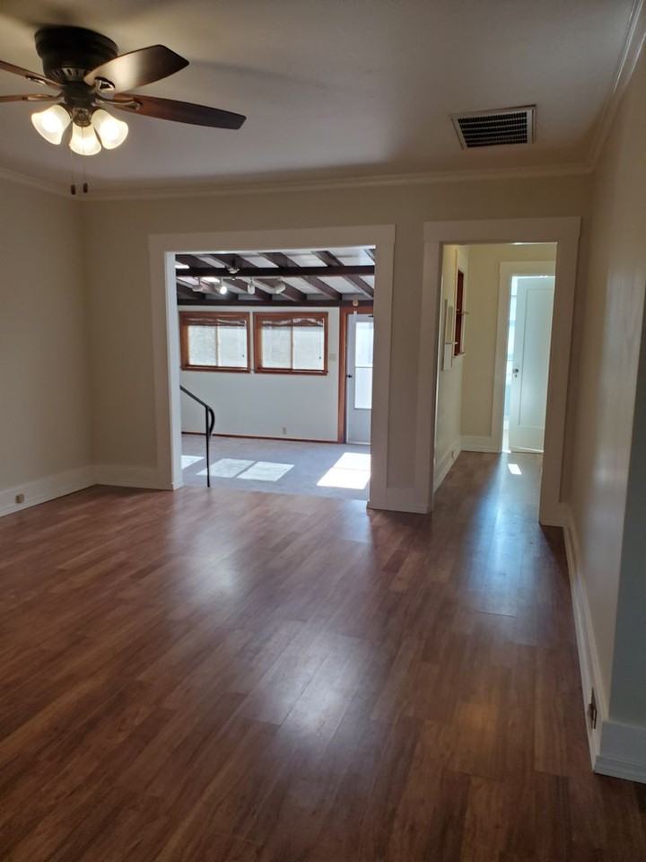 933 Delaware St - Photo 3 of 23