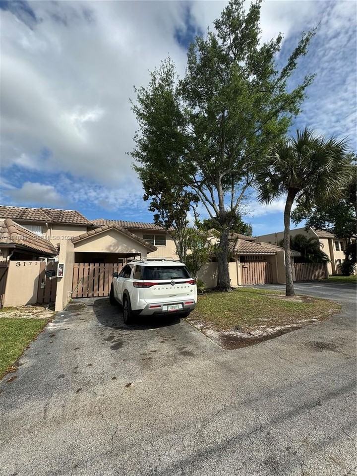 3167 Coral Springs Dr - Photo 5 of 17