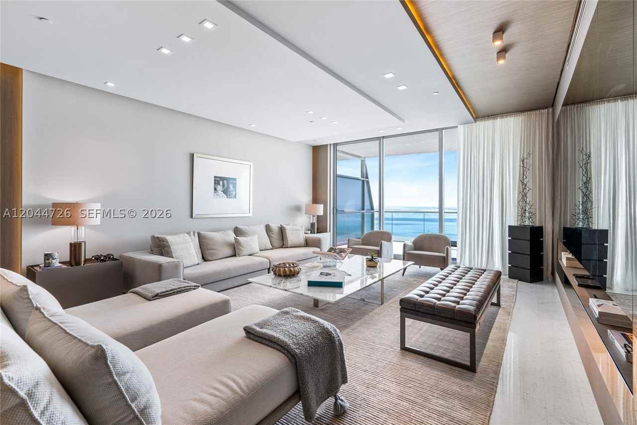 9349 Collins Ave #605 - Photo 4 of 31