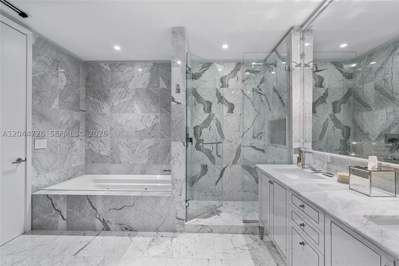 9349 Collins Ave #605 - Photo 7 of 31
