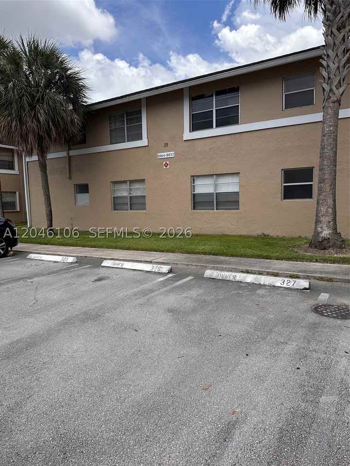 9976 Twin Lakes Dr #35E - Photo 3 of 18