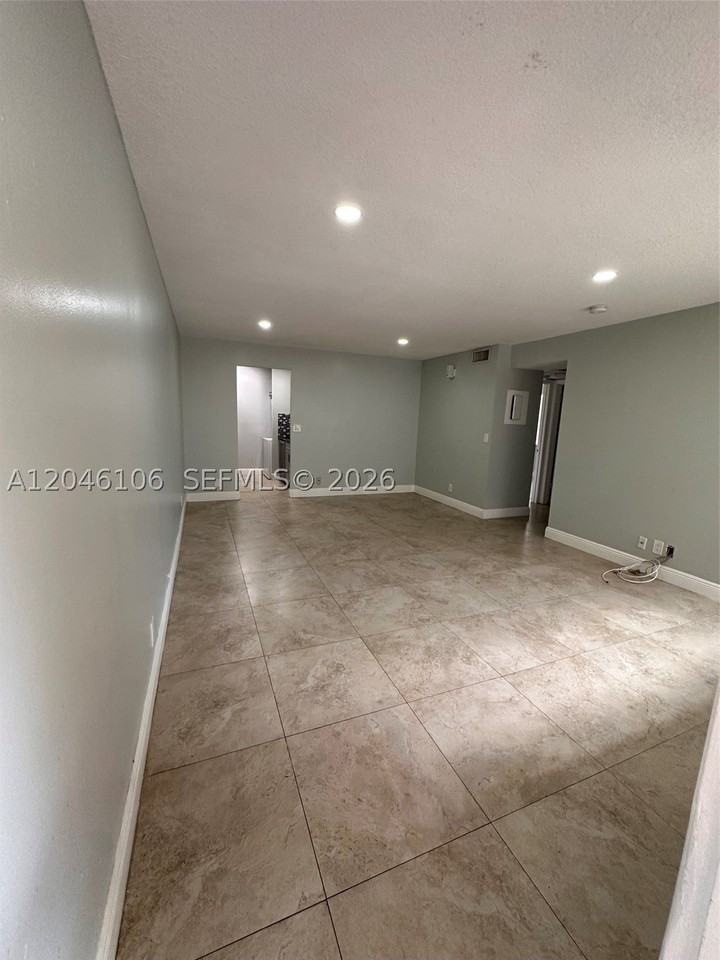 9976 Twin Lakes Dr #35E - Photo 5 of 18