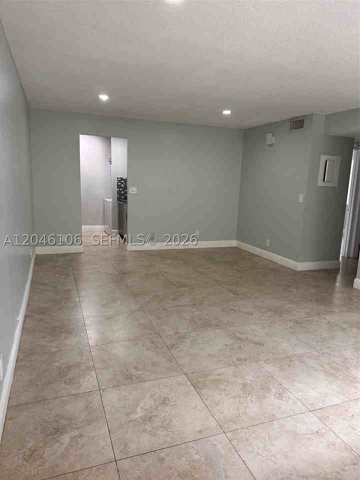 9976 Twin Lakes Dr #35E - Photo 6 of 18