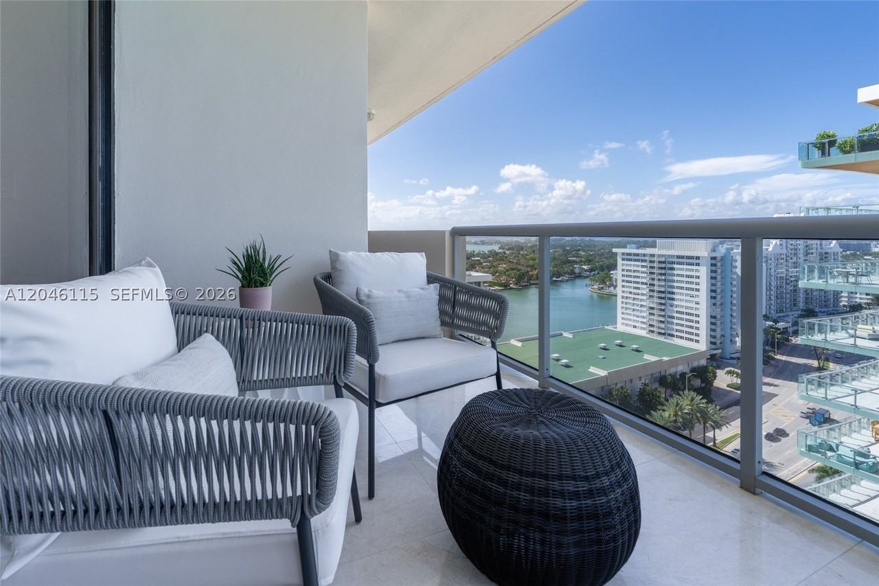 5757 Collins Ave #2207 - Photo 6 of 49