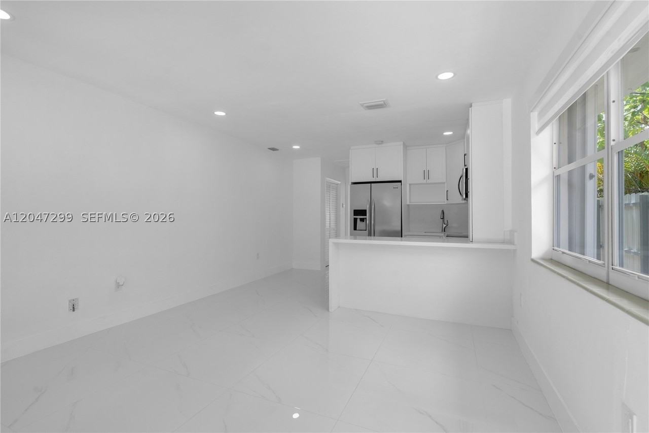 2638 Sw 30th Ct #2638 - Photo 4 of 21
