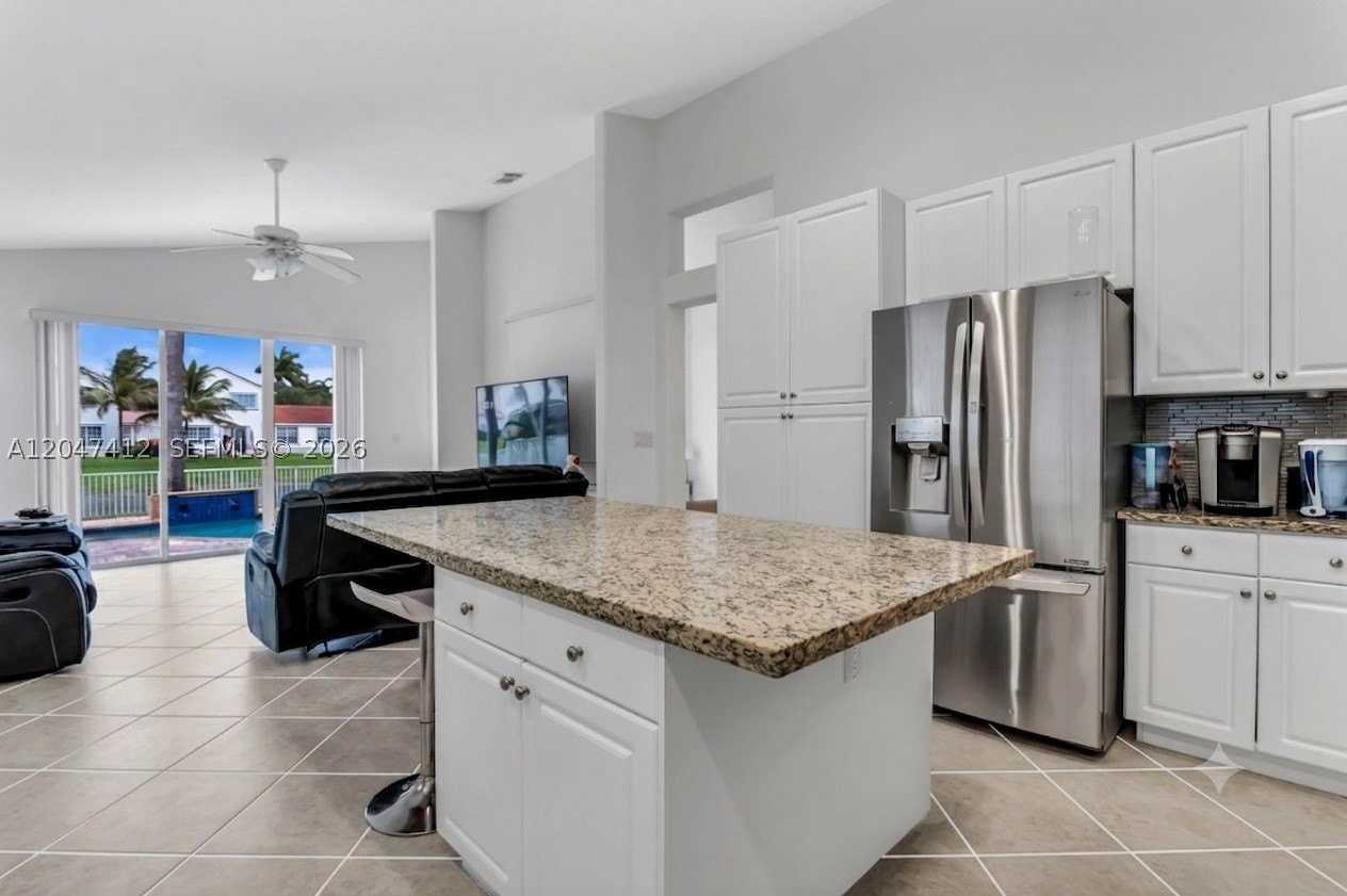 18785 Sw 29th St - Photo 4 of 36