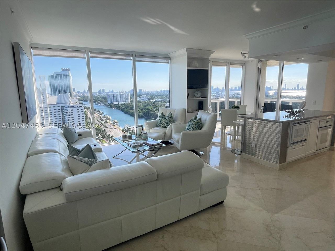 4775 Collins Ave #2305 - Photo 4 of 28
