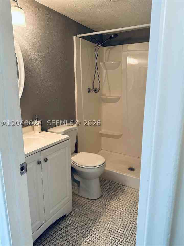 3105 Oakland Shores Dr #J205 - Photo 3 of 9