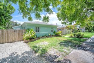 261 Sw 15th St #3 - Photo 1 of 1