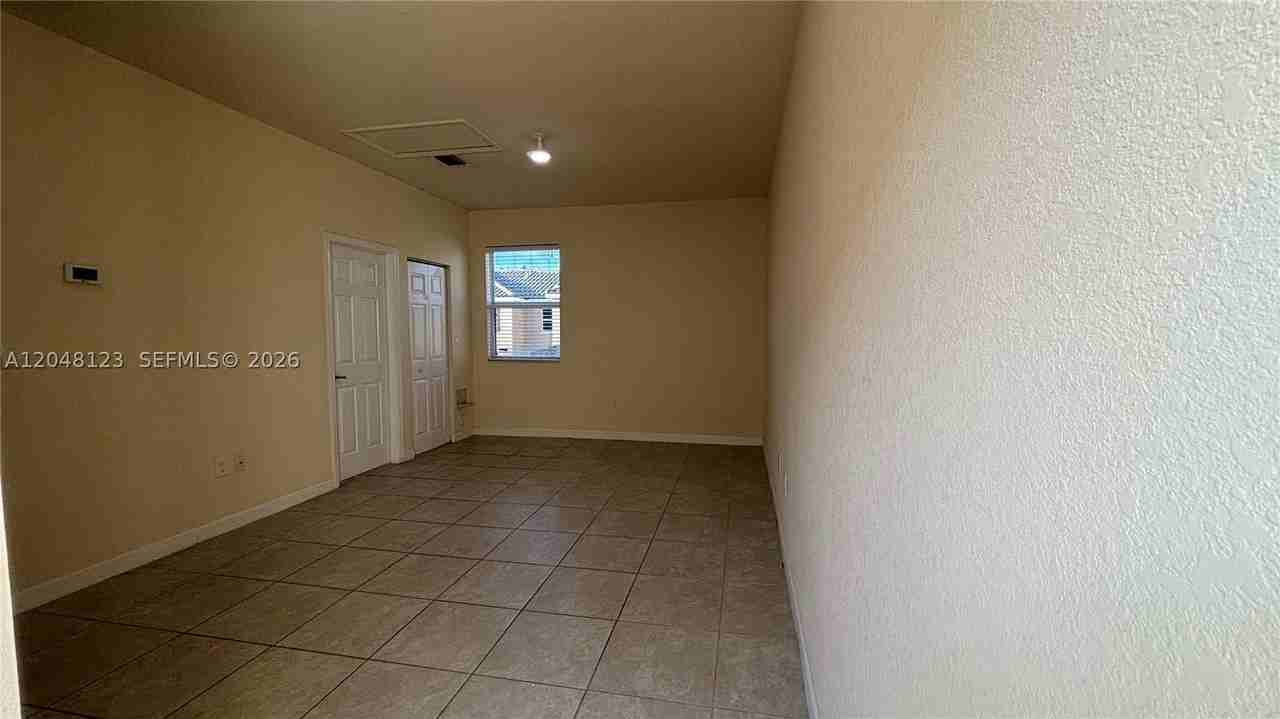 17170 Sw 93rd St #0 - Photo 4 of 12